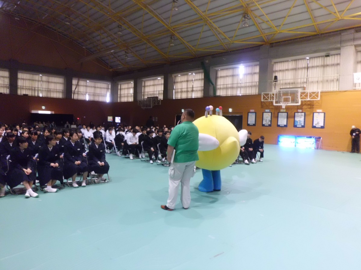 瓜連中学校“白鳥祭”で国体PRを行いました!の写真