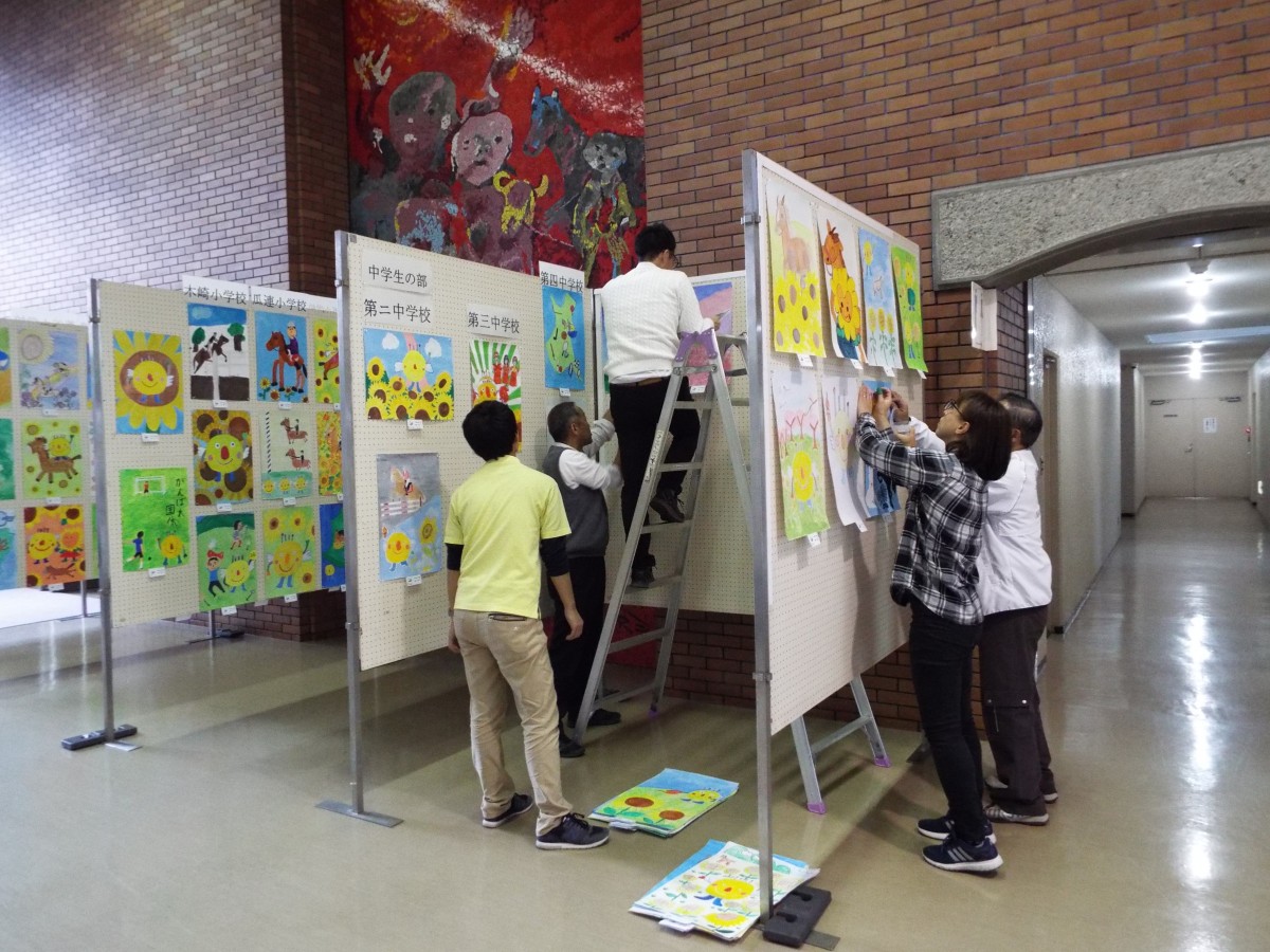 那珂市中央公民館で国体ポスターの展示をスタートしました!の写真