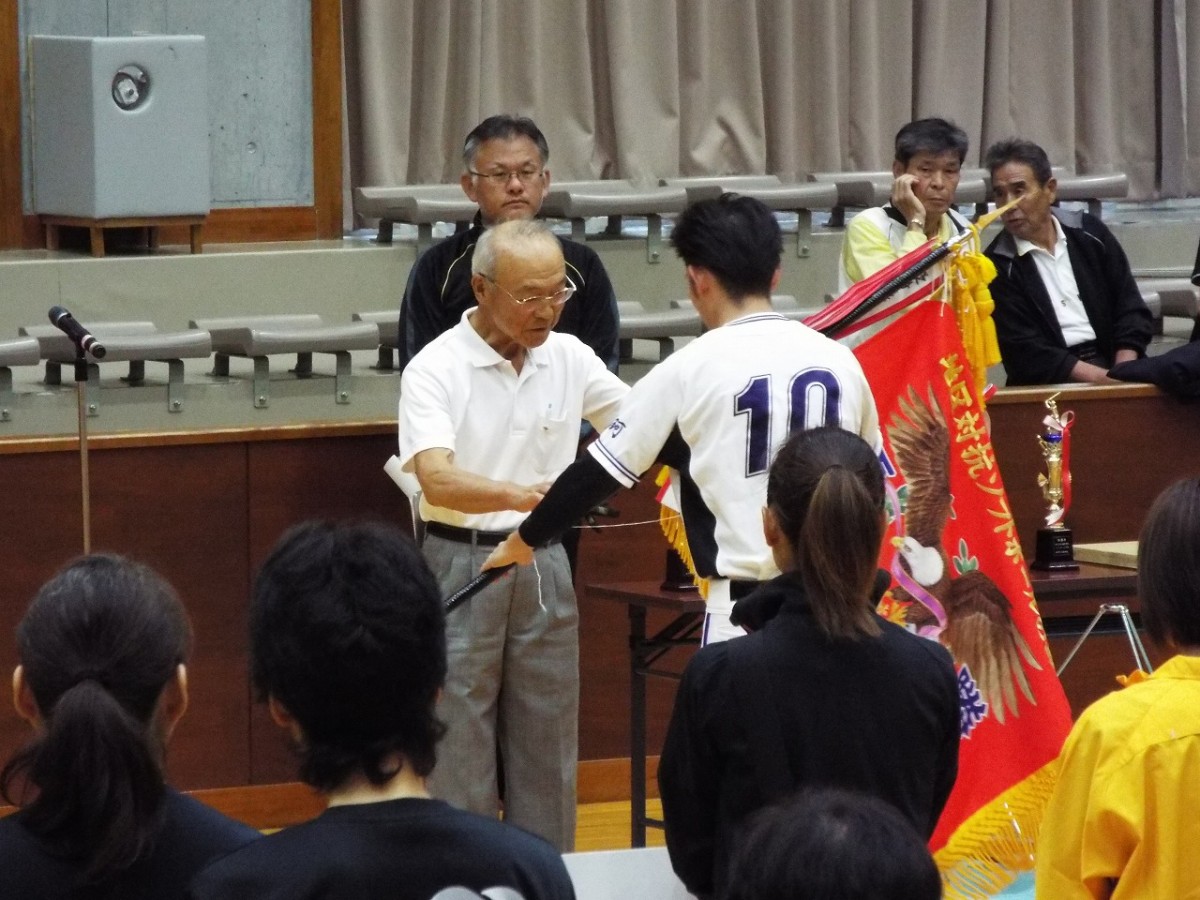 市体協地区対抗ソフトボール大会・バレーボール大会の開会式の写真