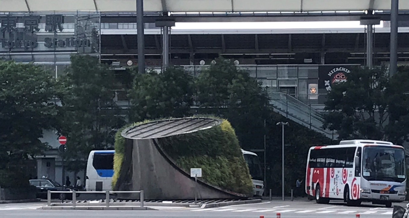 東京駅を出発するいぃ那珂暮らし号