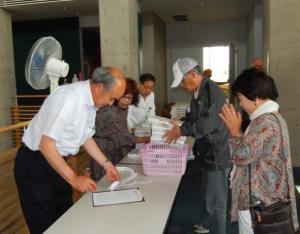 民生委員さんが届けています