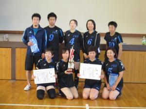 優勝、準優勝チームでの記念写真(1)