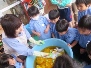 たんぽぽ組染物