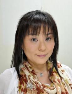 髙信佳子先生プロフィール画像