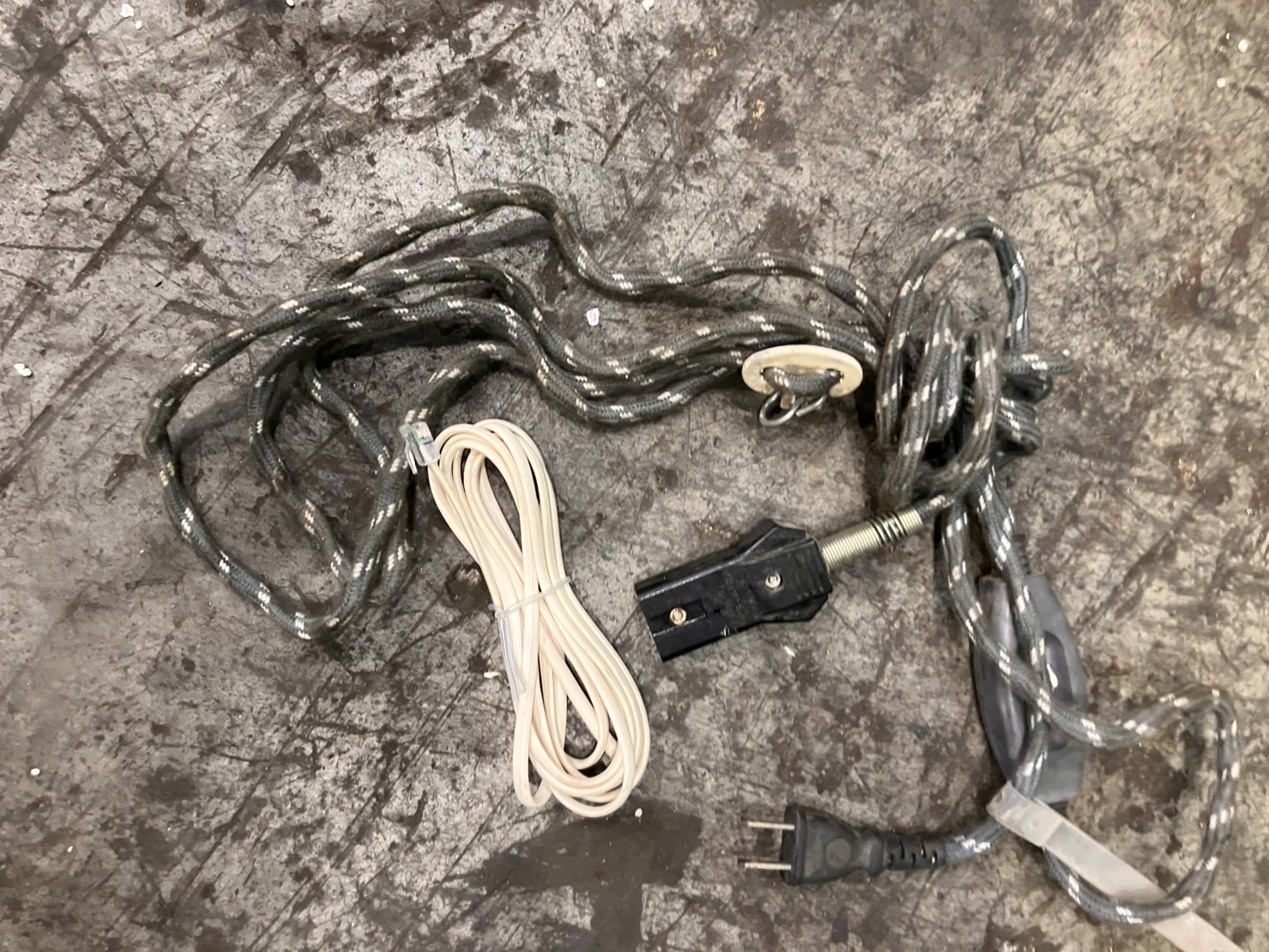 電化製品（コード類）