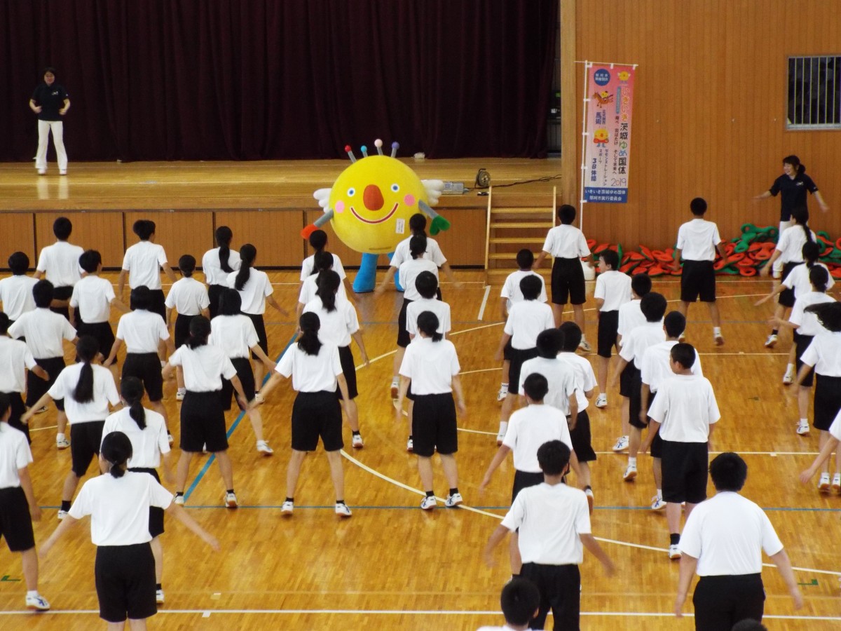 瓜連中学校ダンスキャラバン3の写真