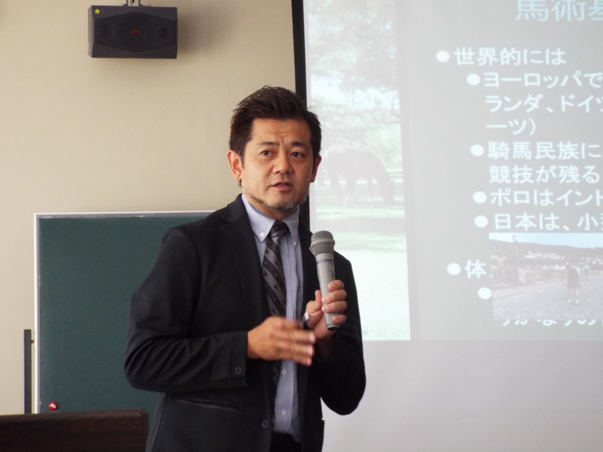 中央公民館で「馬術の魅力」の講演会を行いましたの写真