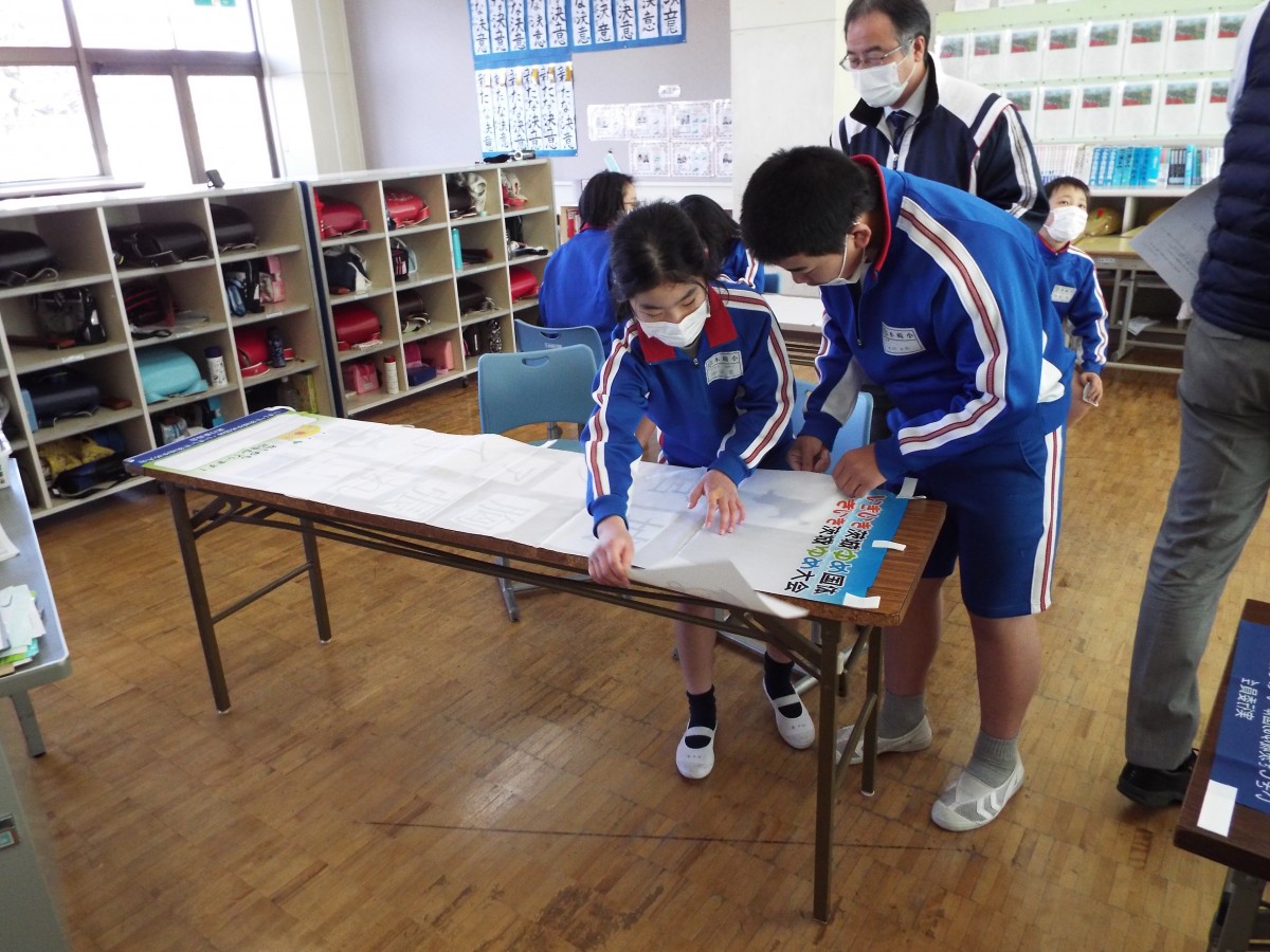 木崎小学校のぼり旗制作の写真