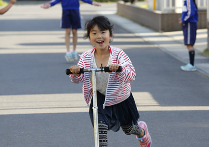 挨拶がきちんとできる那珂市の子どもたち。