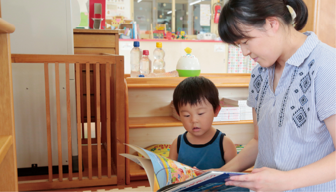 絵本の読み聞かせ