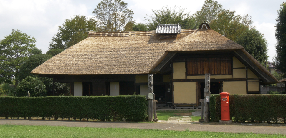 茅葺屋根の家